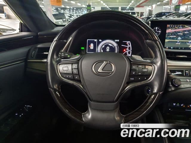 Lexus ES300h 2020 — Şəkil 6/20