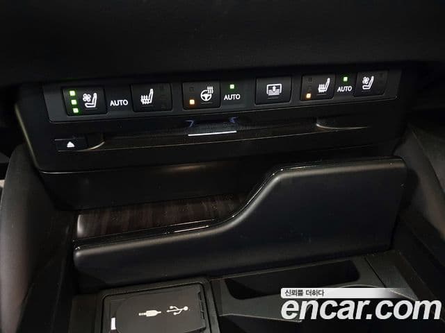 Lexus ES300h 2020 — Şəkil 15/20