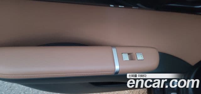 Hyundai Grandeur 2023 — ფოტო 17/18