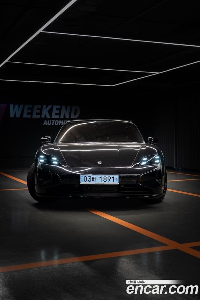 Porsche Taycan 2025 — Photo 2/10