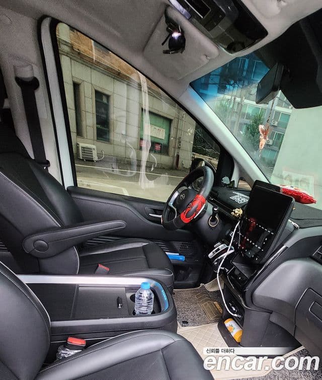 Hyundai Staria 2021 — Şəkil 8/10