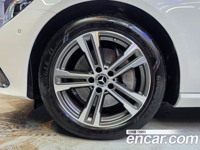 Mercedes-Benz E-Class 2022 — Şəkil 10/20