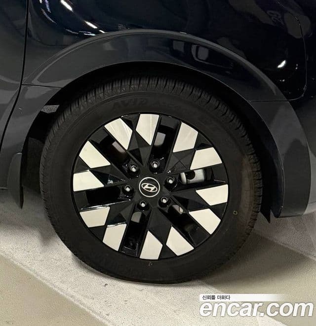 Hyundai Staria 2024 — ფოტო 5/9
