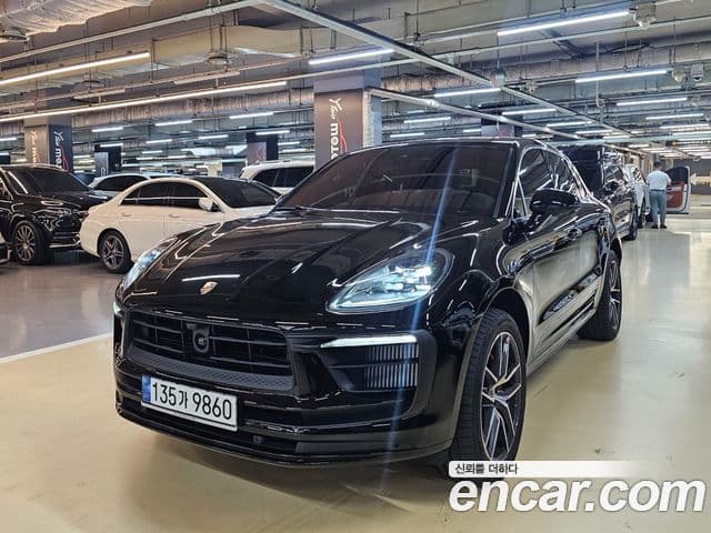 Porsche Macan 2022 — ფოტო 1/9