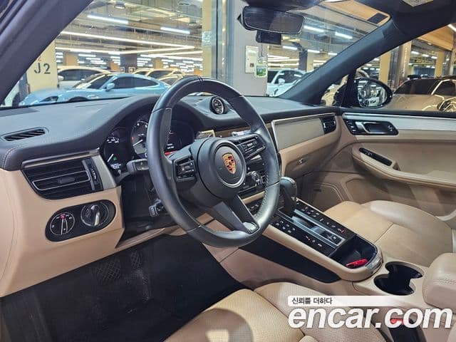 Porsche Macan 2022 — ფოტო 6/9