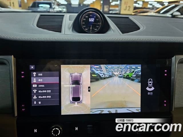 Porsche Macan 2022 — Photo 4/20