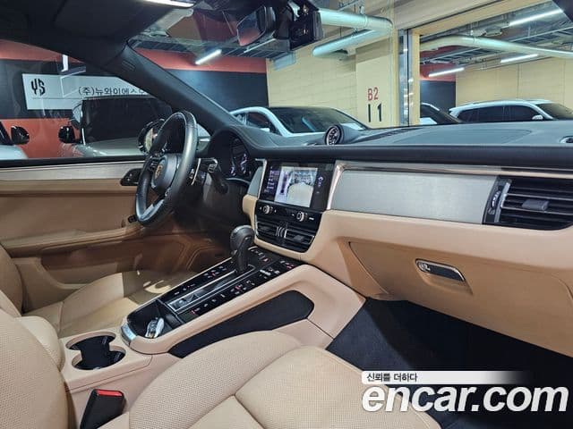 Porsche Macan 2022 — Photo 3/20