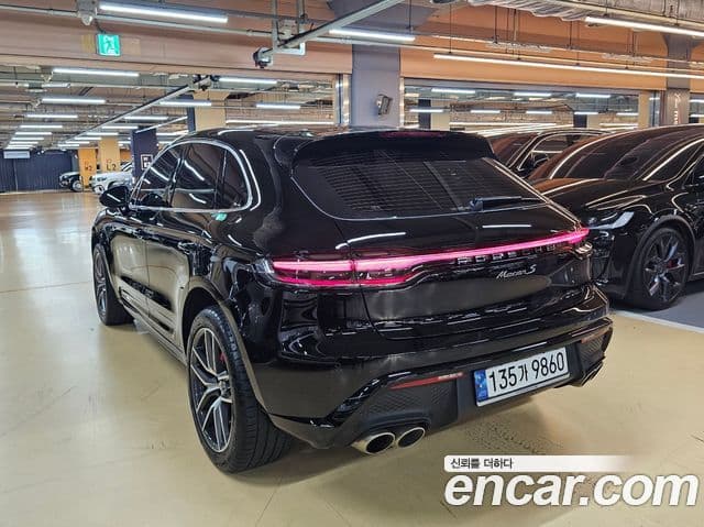 Porsche Macan 2022 — Photo 12/20