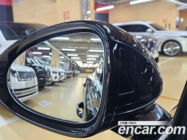 Porsche Macan 2022 — Photo 10/20