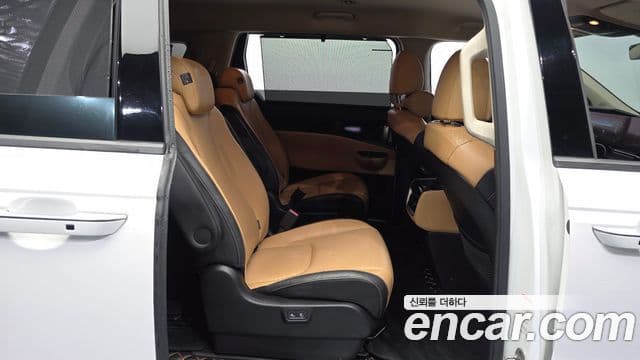 Kia Carnival 2021 — Şəkil 11/20