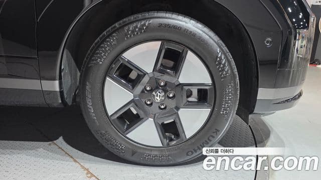 Hyundai Santa Fe 2024 — ფოტო 11/35
