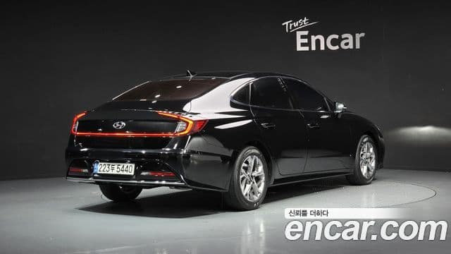 Hyundai Sonata 2021 — ფოტო 2/20