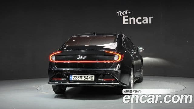 Hyundai Sonata 2021 — ფოტო 4/20