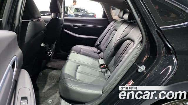 Hyundai Sonata 2021 — ფოტო 11/20