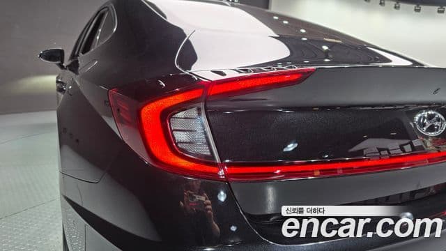 Hyundai Sonata Hybrid 2021 — Şəkil 14/30