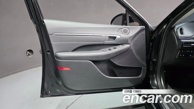 Hyundai Sonata Hybrid 2021 — Şəkil 24/30