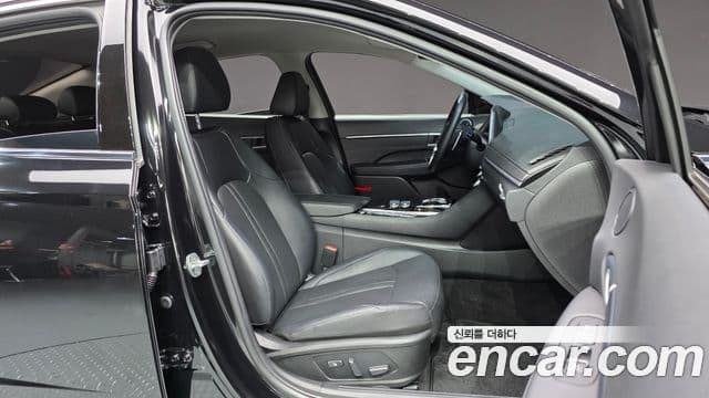Hyundai Sonata Hybrid 2021 — Şəkil 28/30