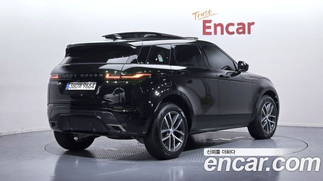 Land Rover Range Rover Evoque 2025 — ფოტო 2/20