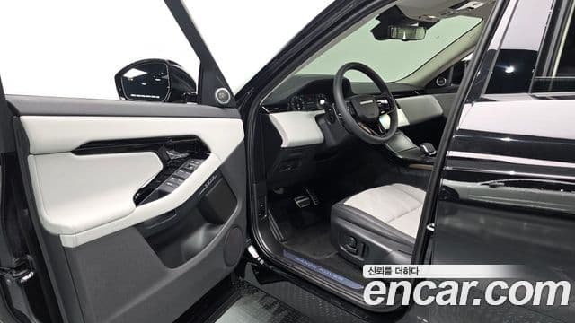 Land Rover Range Rover Evoque 2025 — ფოტო 10/20