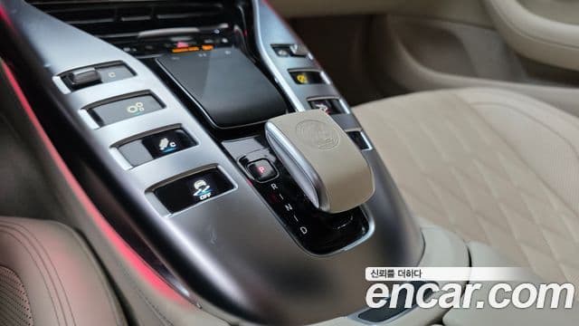 Mercedes-Benz AMG GT 2021 — Photo 12/32