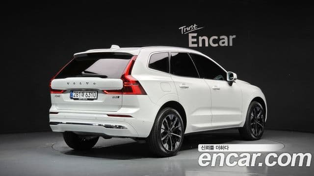Volvo XC60 2025 — Photo 15/31
