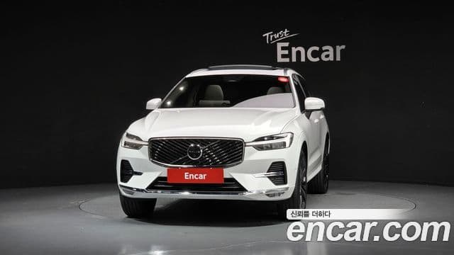 Volvo XC60 2025 — Photo 1/31