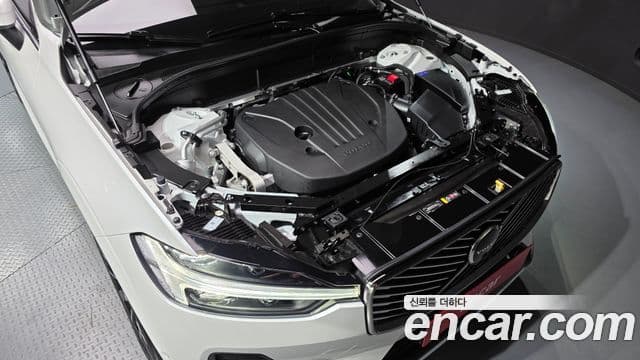 Volvo XC60 2025 — Photo 7/31