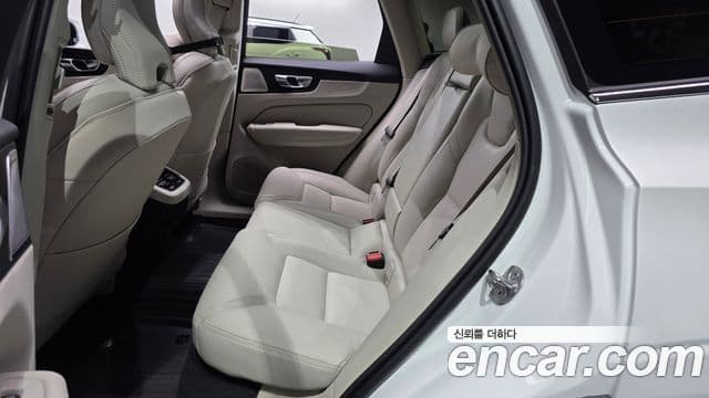 Volvo XC60 2025 — Photo 4/31