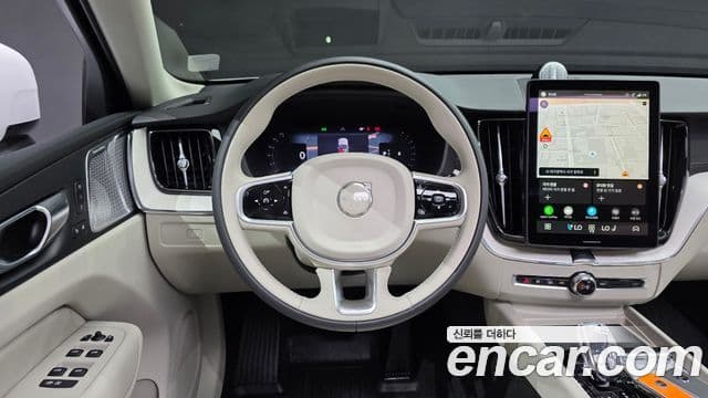 Volvo XC60 2025 — Photo 21/31