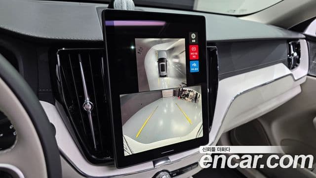 Volvo XC60 2025 — Photo 29/31