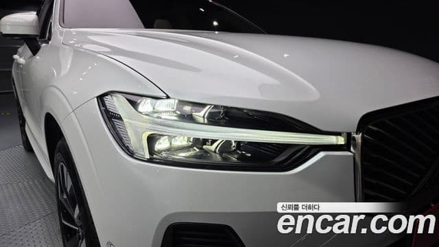 Volvo XC60 2025 — Photo 18/31