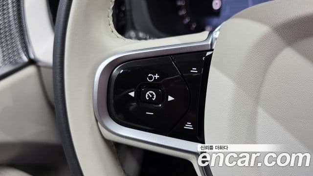 Volvo XC60 2025 — Photo 31/31