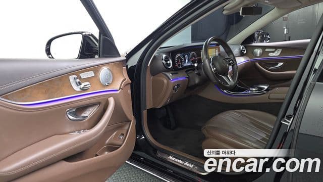 Mercedes-Benz E-Class 2018 — ფოტო 10/20