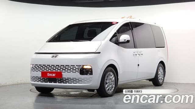 Hyundai Staria 2023 — ფოტო 1/20