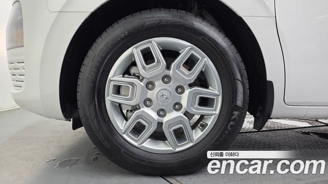 Hyundai Staria 2023 — ფოტო 5/20