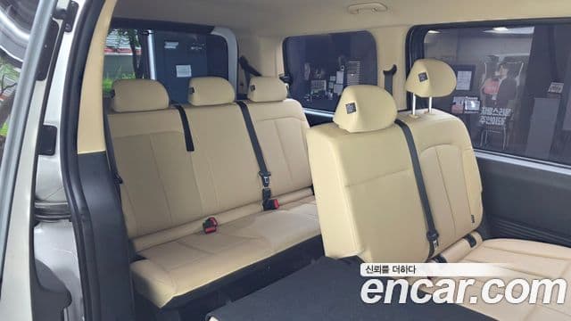 Hyundai Staria 2023 — ფოტო 12/20