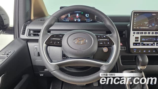 Hyundai Staria 2023 — ფოტო 13/20