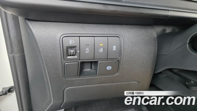 Hyundai Staria 2023 — ფოტო 17/20