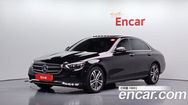 Mercedes-Benz E-Class 2022 — ფოტო 14/34
