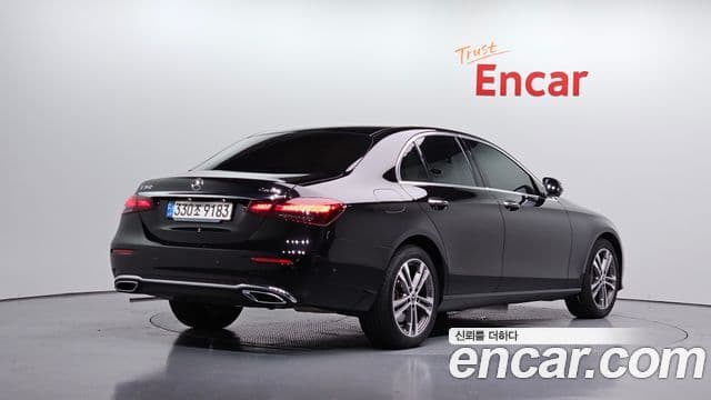 Mercedes-Benz E-Class 2022 — ფოტო 15/34