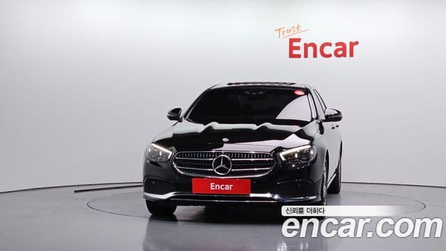 Mercedes-Benz E-Class 2022 — ფოტო 17/34