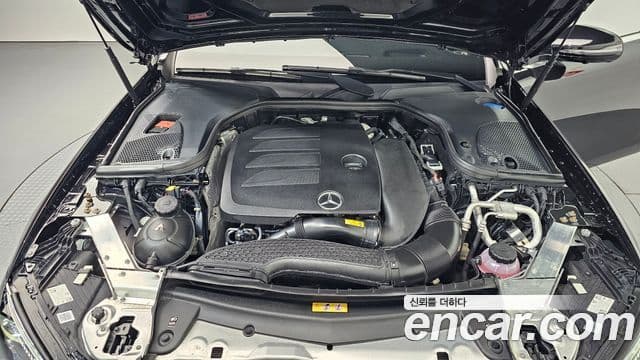 Mercedes-Benz E-Class 2022 — ფოტო 33/34