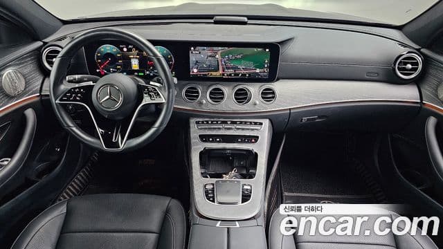 Mercedes-Benz E-Class 2022 — ფოტო 16/34