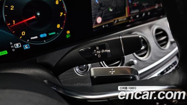 Mercedes-Benz E-Class 2022 — ფოტო 34/34