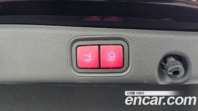 Mercedes-Benz E-Class 2022 — ფოტო 28/34