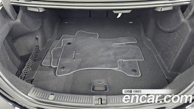 Mercedes-Benz E-Class 2022 — ფოტო 30/34