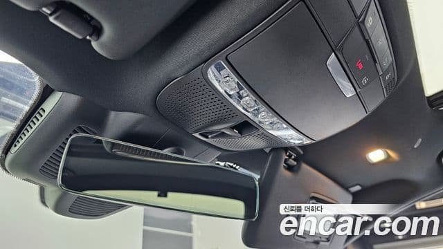 Mercedes-Benz E-Class 2022 — ფოტო 26/34