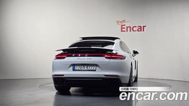 Porsche Panamera 2019 — Photo 17/34