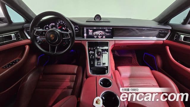 Porsche Panamera 2019 — Photo 1/34