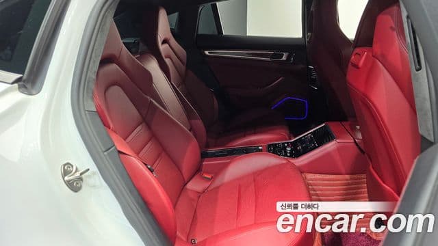 Porsche Panamera 2019 — Photo 14/34
